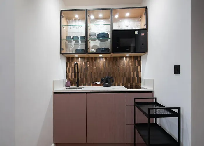 By Milo Bylo * أوسترون